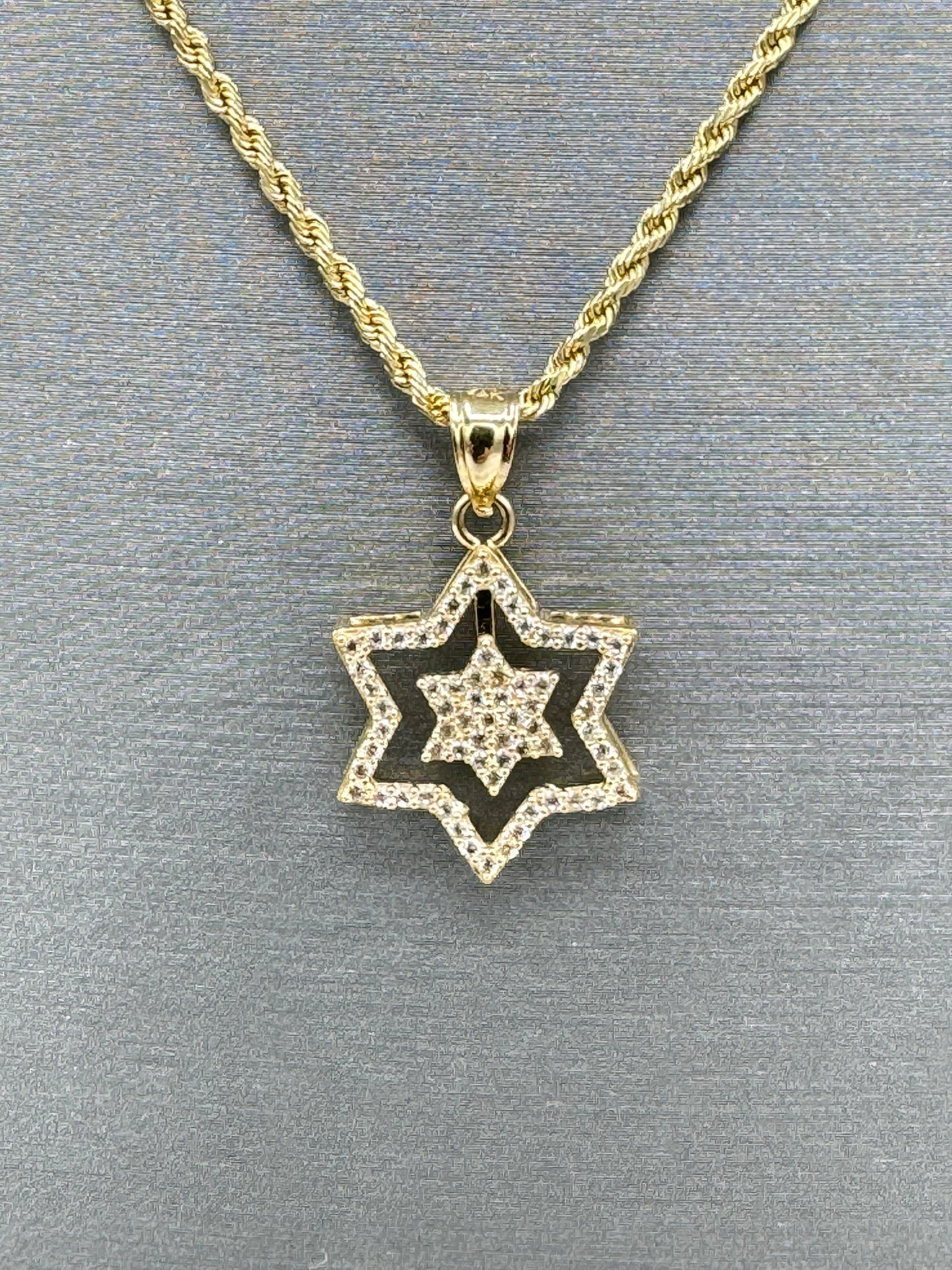 New 14K CZ Star Pendant & Rope Chain. H.J™️